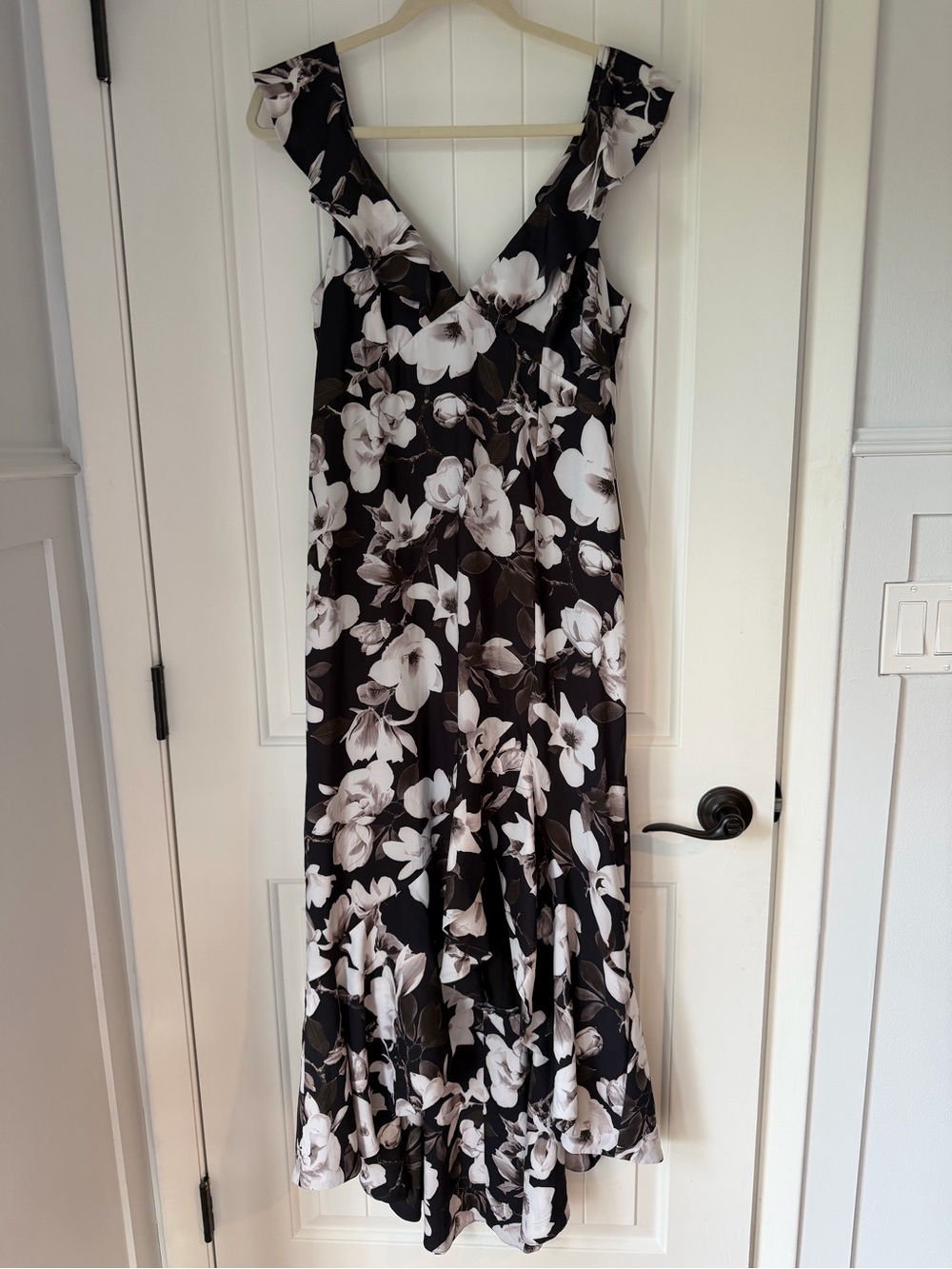 Express Dark Navy Floral V-Neck Ruffle High/Low Hem Maxi Dress Size 10 NWOT